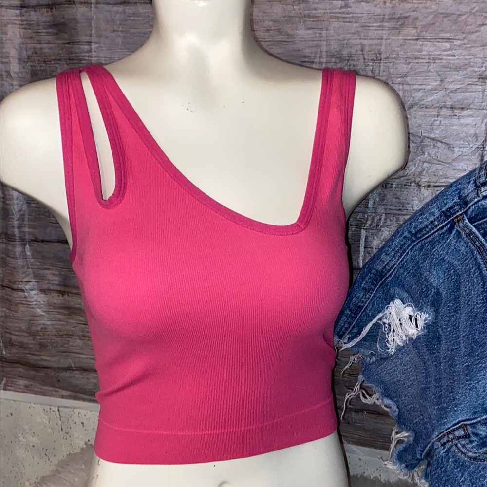 Colsie Fuchsia Ribbed Cropped Tank - Picture 2 of 8